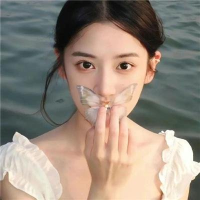 女巫的季节 封面